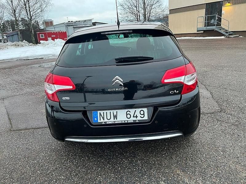Begagnad Citroën C4 112 HK (82 kW) 2012 Svart Halvkombi