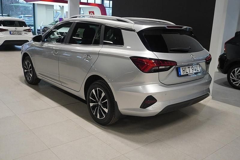 Begagnad MG MG5 EV 130 kW (177 HK) 2022 Medael silver Kombi
