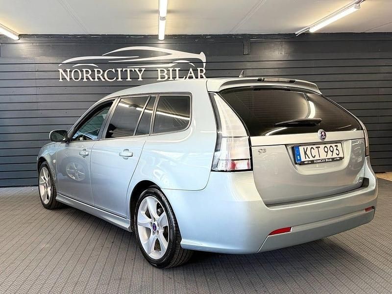 Begagnad Saab 9-3 Linear 150 HK (110 kW) 2009 Grå Kombi
