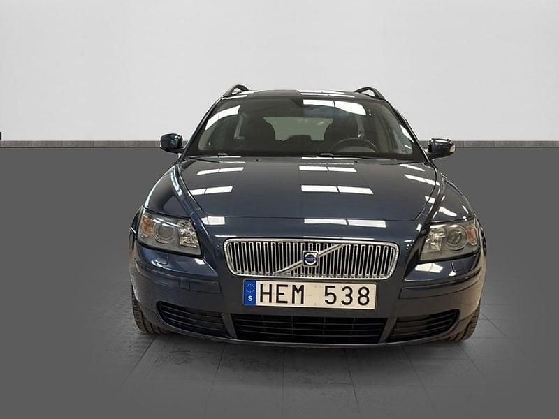 Begagnad Volvo V50 Kinetic 125 HK (91 kW) 2006 Barents blue metallic Kombi