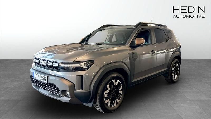 Grå (grey) Ny 2025 Dacia Duster Extreme SUV | 331 800 kr (Marknadspris) - Bild 1/4