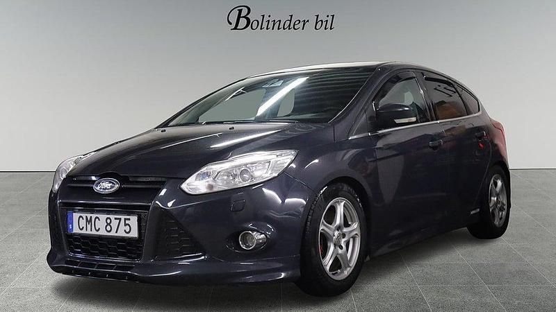 Begagnad Ford Focus Titanium 116 HK (85 kW) 2014 Grå Halvkombi
