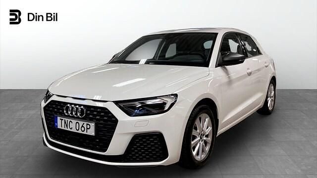 Cortinavit Begagnad 2022 Audi A1 Sportback Proline Halvkombi | 214 000 kr (Marknadspris) - Bild 1/4