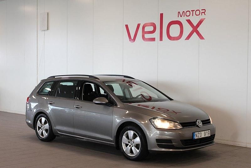 Grå Begagnad 2013 VW Golf VII Kombi | 84 900 kr (Marknadspris) - Bild 1/4