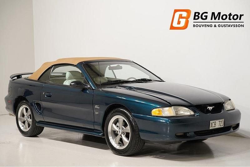 Grön Begagnad 1995 Ford Mustang GT Convertible Cab | 79 900 kr - Bild 1/4