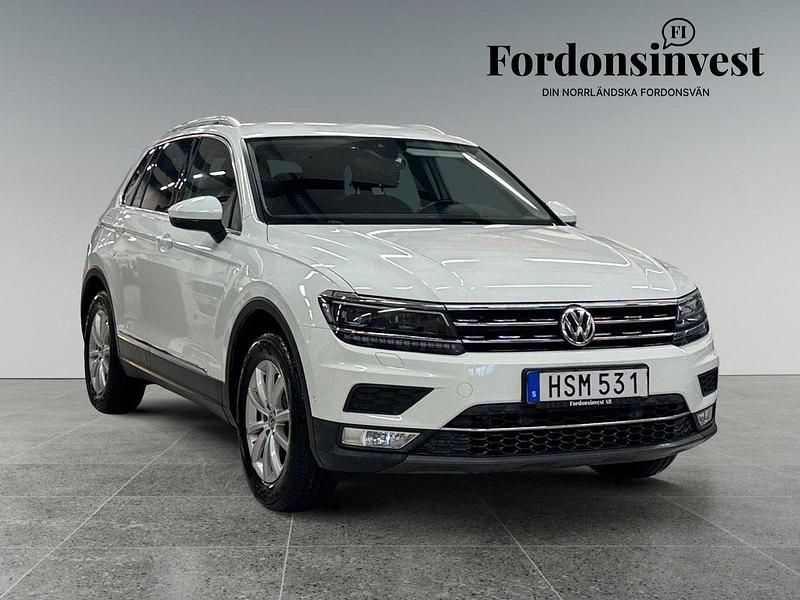 Vit Begagnad 2017 VW Tiguan GT SUV | 219 000 kr (Marknadspris) - Bild 1/4