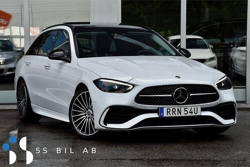 Vit Begagnad 2021 Mercedes C220 AMG Kombi | 449 900 kr (Lite dyr) - Bild 1/4