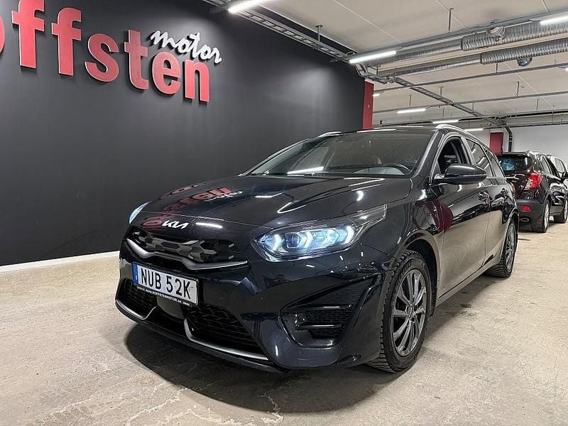 Svart Begagnad 2022 Kia Ceed Sportswagon Advance Kombi | 199 900 kr (Superpris) - Bild 1/4