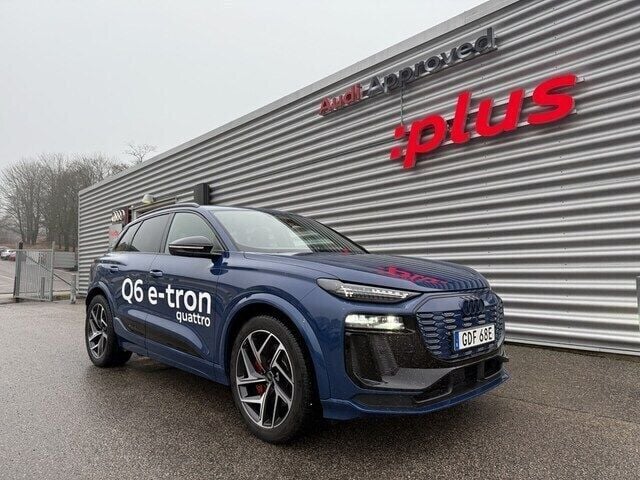 Ascariblå metallic Begagnad 2024 Audi SQ6 e-tron Edition .1 SUV | 1 195 000 kr - Bild 1/4