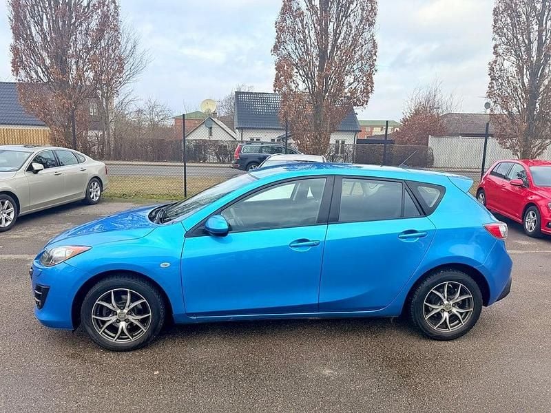 Begagnad Mazda 3 Inclusive 105 HK (77 kW) 2009 Blå Halvkombi