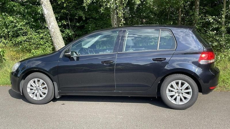 Begagnad 2011 VW Golf VI Halvkombi | 49 500 kr (Bra pris) - Bild 1/4