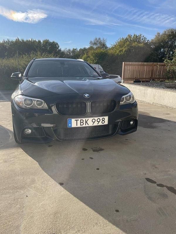Svart Begagnad 2017 BMW 520 Kombi | 159 000 kr (Bra pris) - Bild 1/4