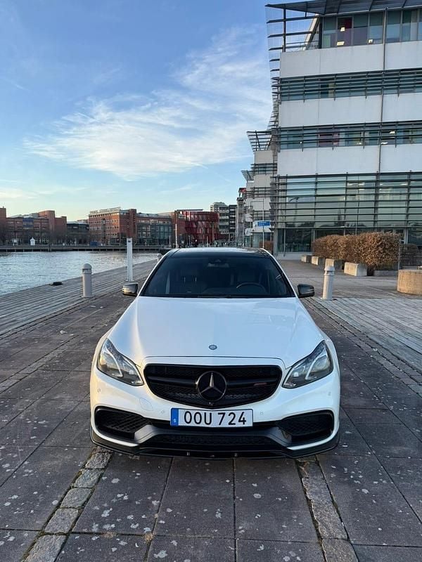 Begagnad Mercedes E63 AMG AMG 585 HK (430 kW) 2014 Pärlemovit