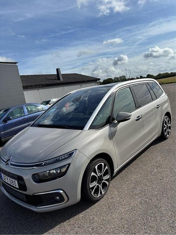 Brun Begagnad 2016 Citroën Grand C4 Picasso Minibuss | 89 000 kr (Marknadspris) - Bild 1/4