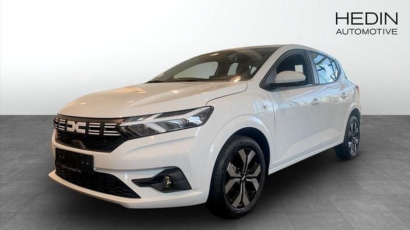 Vit (white) Ny 2025 Dacia Sandero Expression Halvkombi | 219 900 kr (Bra pris) - Bild 1/4