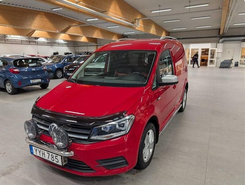 Begagnad VW Caddy R 150 HK (110 kW) 2017 Röd Minibuss