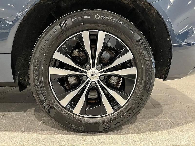 Begagnad Volvo XC60 253 HK (186 kW) 2022 Blå SUV