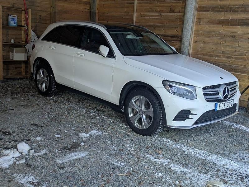 Begagnad Mercedes GLC250 204 HK (150 kW) 2019