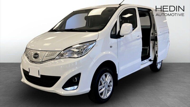 Vit (white) Begagnad 2023 BYD ETP3 Van | 222 375 kr (Bra pris) - Bild 1/4