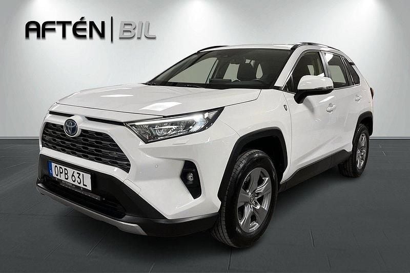 Vit Begagnad 2022 Toyota RAV4 Hybrid Active SUV | 324 800 kr (Bra pris) - Bild 1/3
