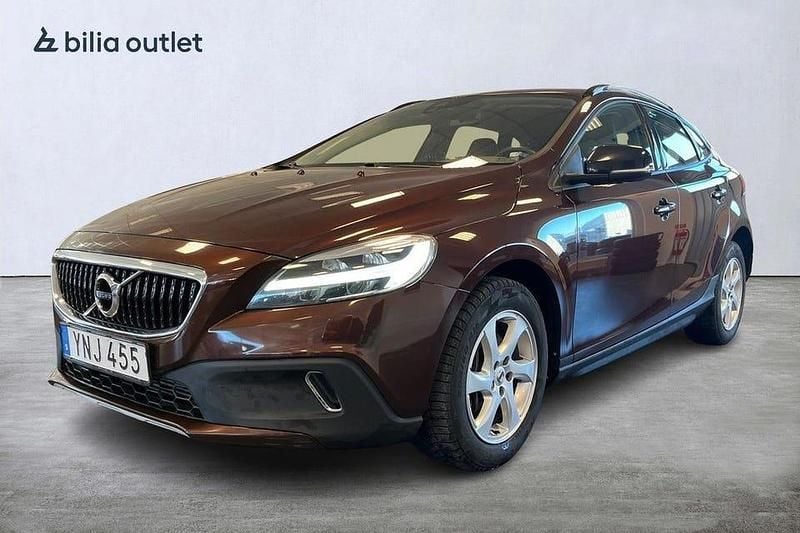 Brun Begagnad 2018 Volvo V40 CC Business Edition Kombi | 194 900 kr - Bild 1/3