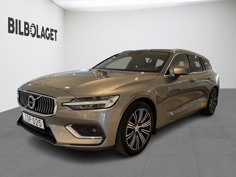 Grå Begagnad 2018 Volvo V60 Inscription Kombi | 299 800 kr (Lite dyr) - Bild 1/4