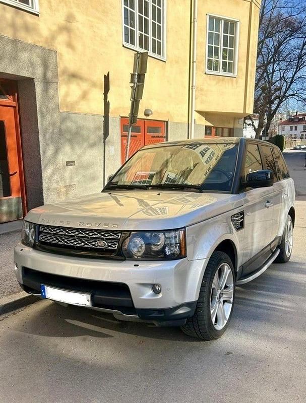 Silver Begagnad 2012 Land Rover Range Rover HSE Luxury SUV | 239 000 kr - Bild 1/4