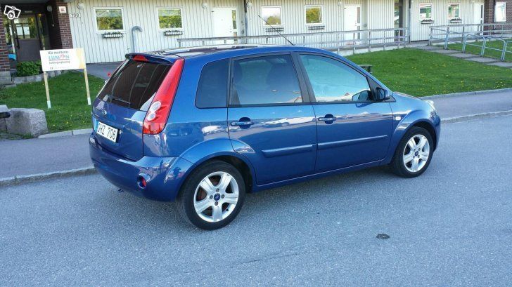 Begagnade bilar ford fiesta #3