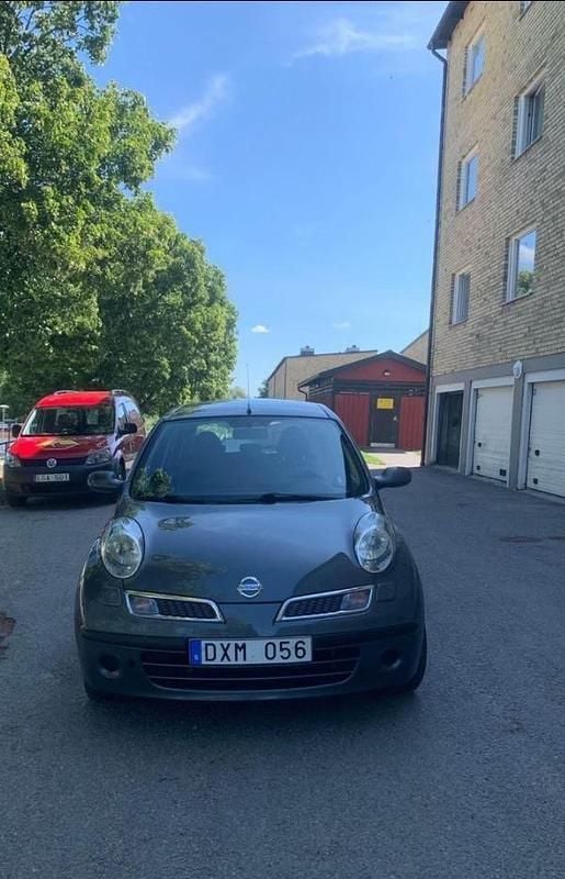 Grå Begagnad 2008 Nissan Micra Halvkombi | 22 000 kr (Bra pris) - Bild 1/4