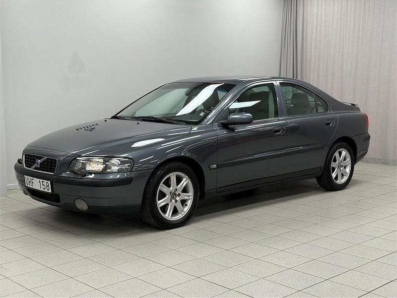 Begagnad 2004 Volvo S60 Business Edition Sedan | 39 000 kr (Marknadspris) - Bild 1/4