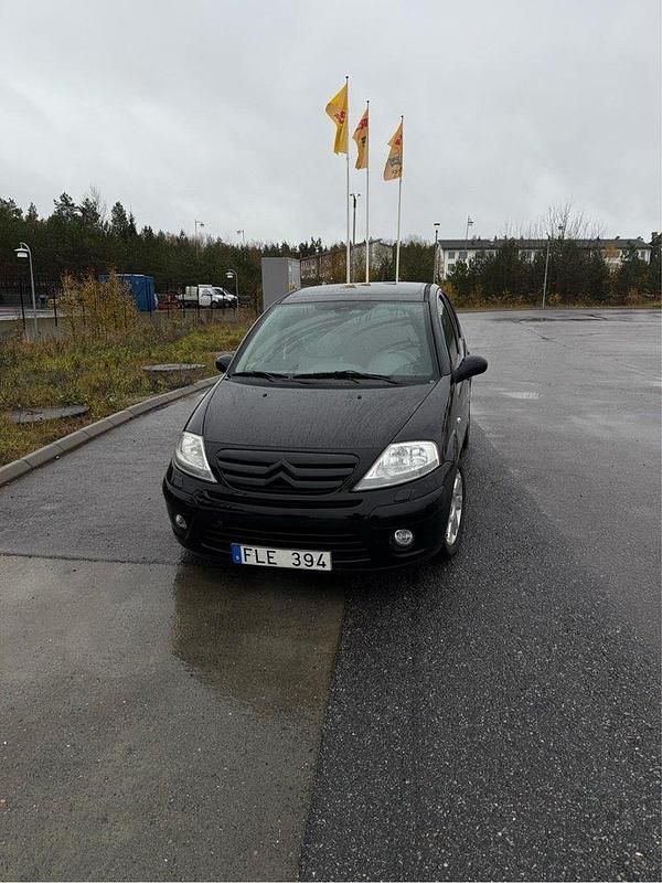 Svart Begagnad 2007 Citroën C3 Halvkombi | 29 900 kr (Marknadspris) - Bild 1/4