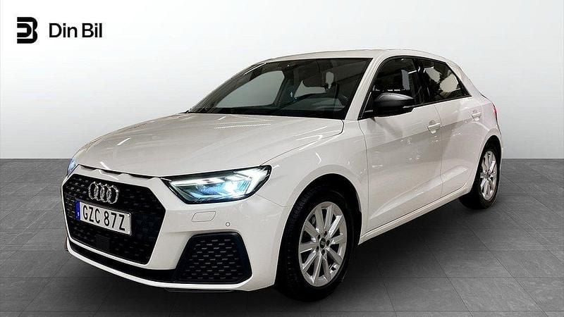 Vit Begagnad 2022 Audi A1 Sportback Proline Halvkombi | 214 000 kr (Marknadspris) - Bild 1/4
