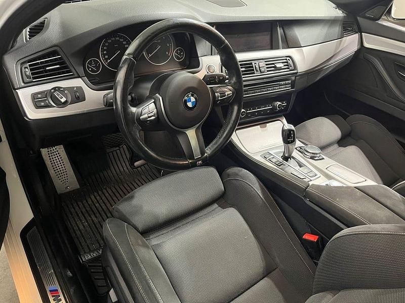 Begagnad BMW 520 M Sport 190 HK (139 kW) 2017 Alpinvit ||| Kombi