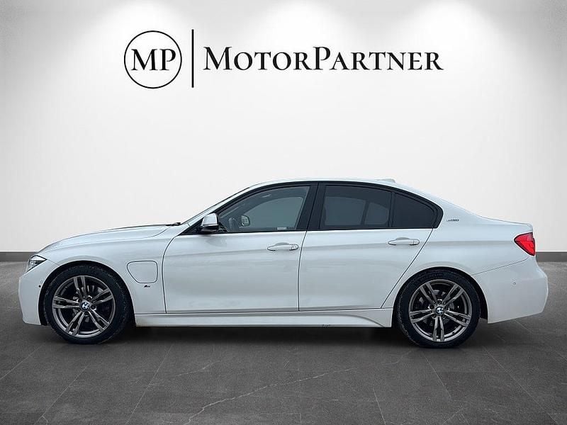 Begagnad BMW 330e M Sport 184 HK (135 kW) 2017 Vit Sedan