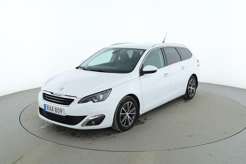 Vit Begagnad 2015 Peugeot 308 Allure Kombi | 88 000 kr (Marknadspris) - Bild 1/3