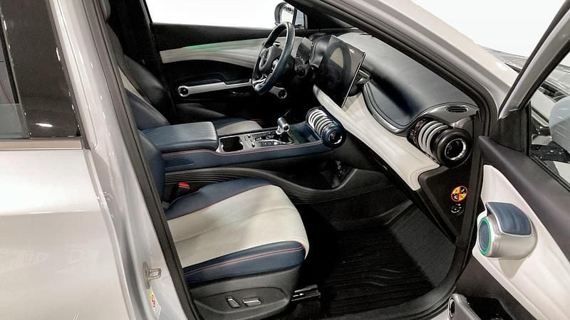 Begagnad BYD Atto 3 Design 150 kW (204 HK) 2022 Vit SUV