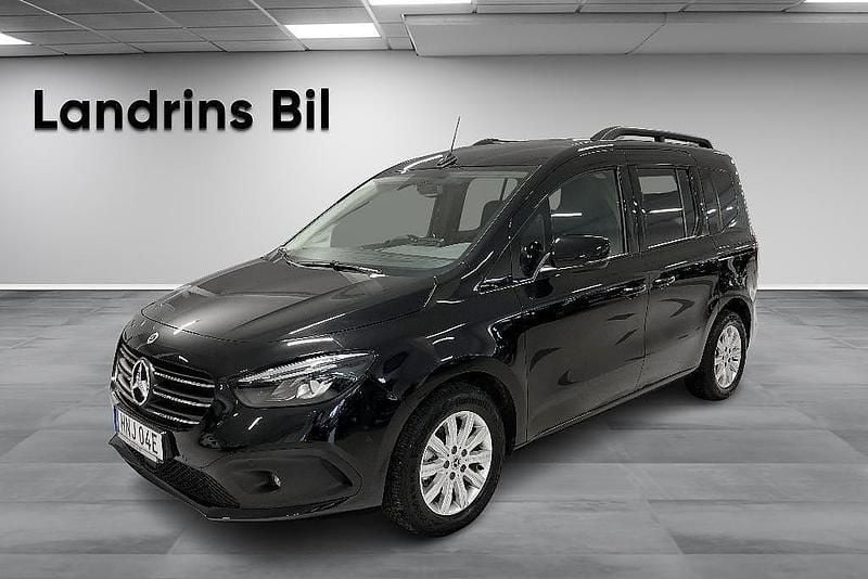 Begagnad Mercedes T180 Edition 116 HK (85 kW) 2024 Svart Minibuss