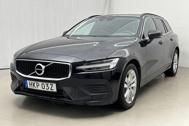 Svart Begagnad 2022 Volvo V60 Momentum Kombi | 259 000 kr (Bra pris) - Bild 1/4