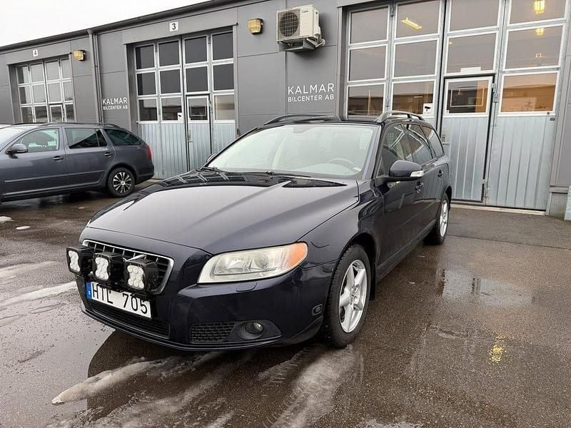 Blå Begagnad 2009 Volvo V70 Momentum Kombi | 64 900 kr (Marknadspris) - Bild 1/4