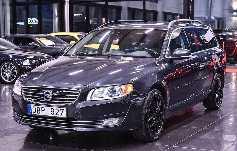 Grå Begagnad 2013 Volvo V70 Kombi | 124 900 kr (Marknadspris) - Bild 1/4
