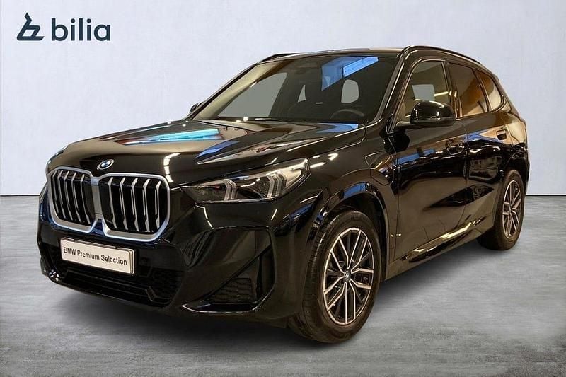 Svart Begagnad 2025 BMW X1 M Sport SUV | 529 000 kr - Bild 1/4