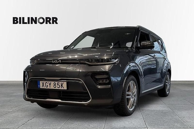 Grå Begagnad 2022 Kia Soul EV SUV | 289 900 kr (Marknadspris) - Bild 1/4
