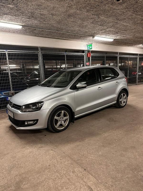 Begagnad VW Polo 90 HK (66 kW) 2010 Halvkombi