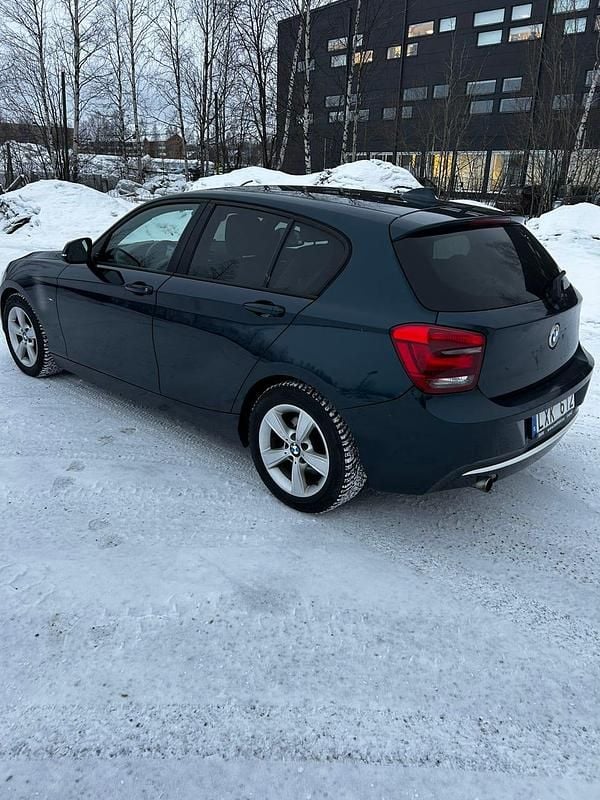 Begagnad 2012 BMW 120 Halvkombi | 99 000 kr (Bra pris) - Bild 1/4