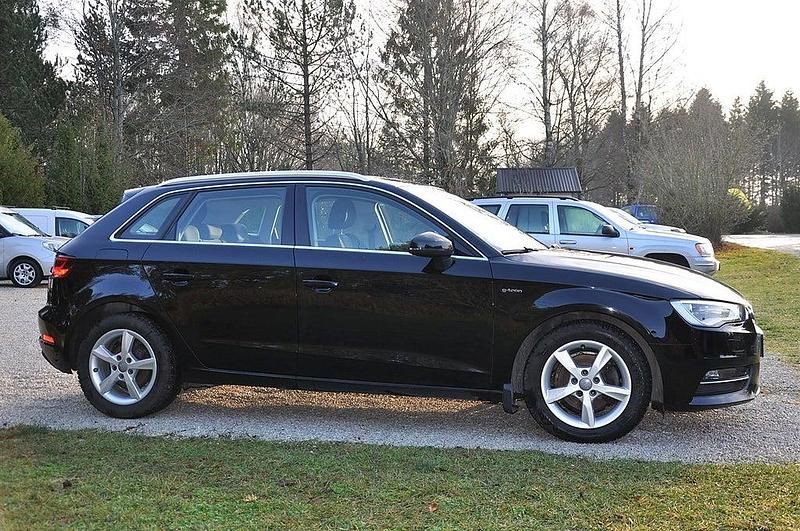 Begagnad Audi A3 Sportback 110 HK (80 kW) 2016 Halvkombi