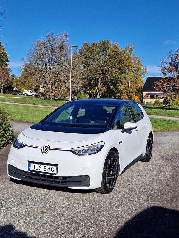 Vit Begagnad 2021 VW ID.3 Halvkombi | 205 000 kr (Bra pris) - Bild 1/4