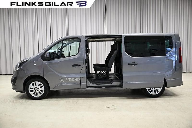 Grå Begagnad 2018 Opel Vivaro Minibuss | 198 750 kr - Bild 1/4
