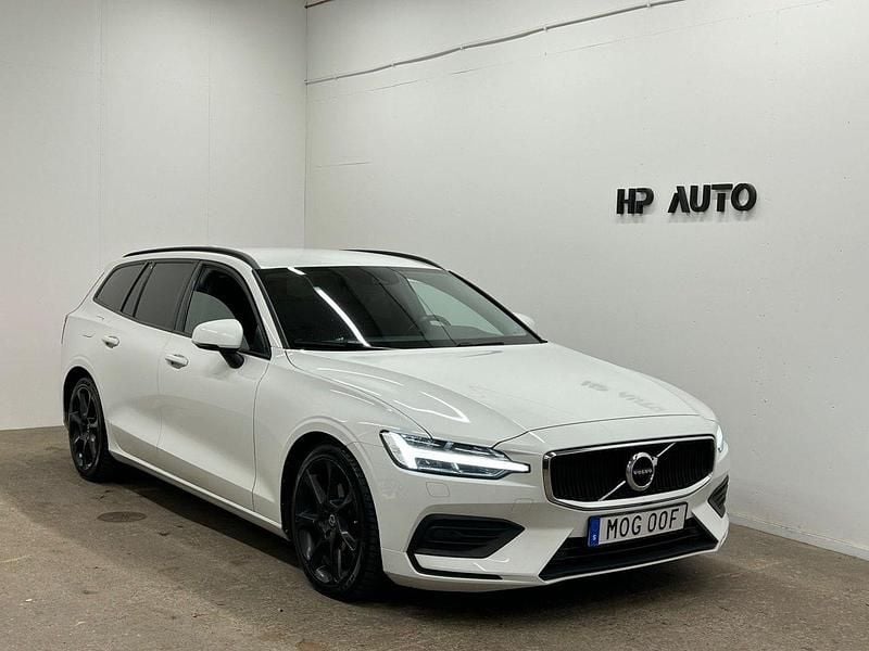 Vit Begagnad 2019 Volvo V60 Momentum Kombi | 179 900 kr (Marknadspris) - Bild 1/4