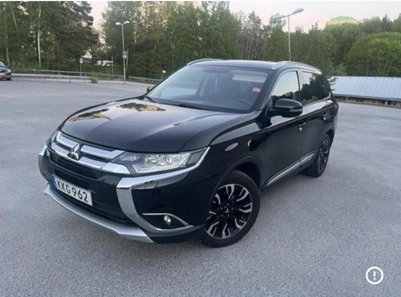 Svart Begagnad 2017 Mitsubishi Outlander SUV | 139 500 kr (Superpris) - Bild 1/3