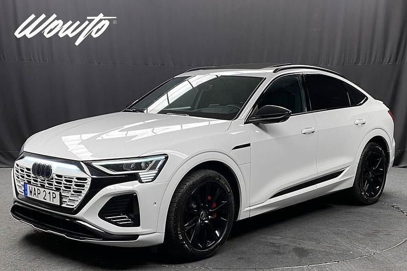Begagnad Audi Q8 e-tron S-Line 250 kW (340 HK) 2023 Vit SUV